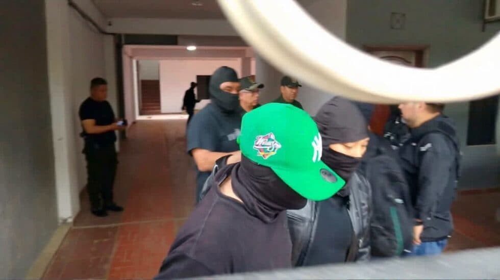 ATRACO A JOYERÍA: ARRESTAN A TRES SOSPECHOSOS Y SECUESTRAN MOTOCICLETAS